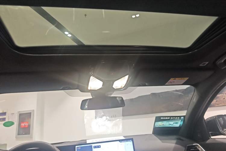 Used BMW 3 Series 2023 330i M Sport Night Edition Package Headliner
