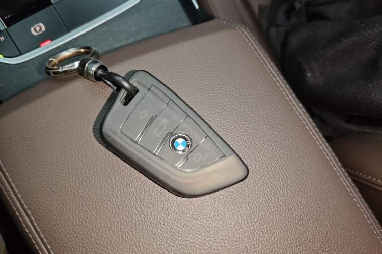 Used BMW 3 Series 2023 325i M Sport Package Interior 1
