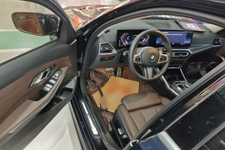 Used BMW 3 Series 2023 325i M Sport Package Interior 3