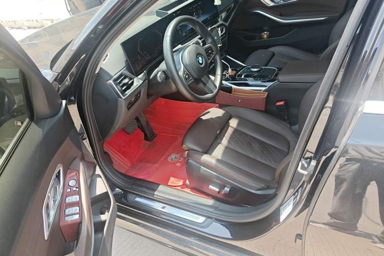 Used BMW 3 Series 2023 320Li M Sport Package Interior 3