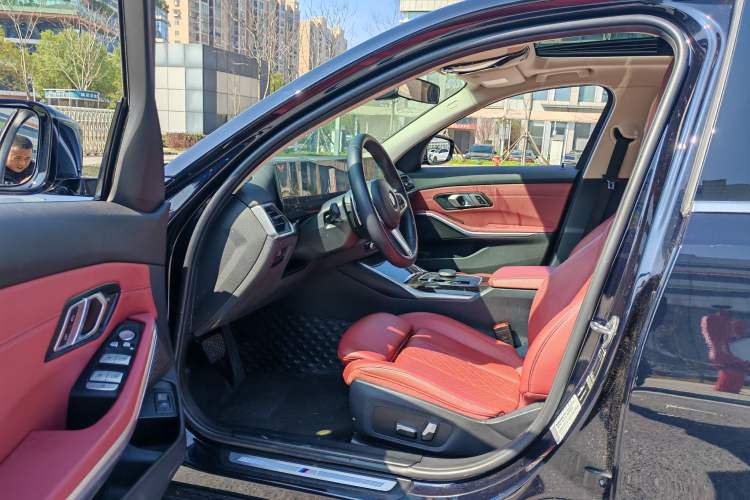 Used BMW 3 Series 2023 325Li M Sport Package Interior 3