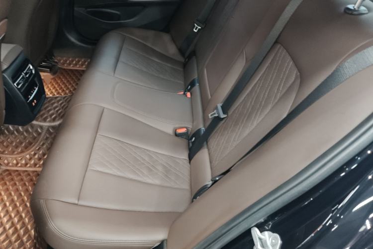 Used BMW 3 Series 2023 325i M Sport Package Interior 4