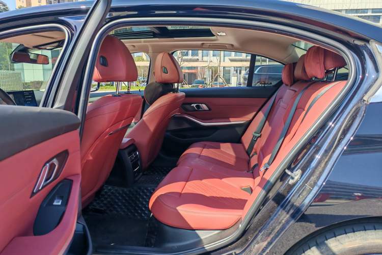 Used BMW 3 Series 2023 325Li M Sport Package Interior 4