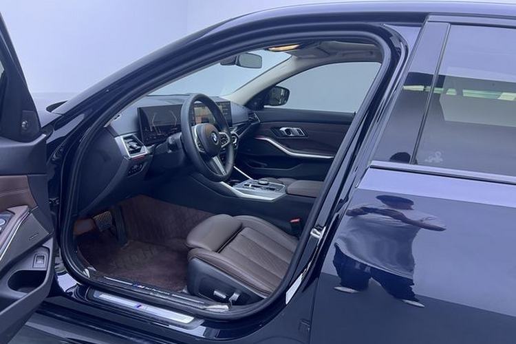 Used BMW 3 Series 2023 325Li M Sport Night Edition Package Interior 4