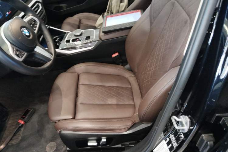 Used BMW 3 Series 2023 325Li M Sport Package Left Front Seat