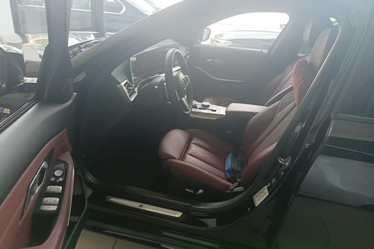 Used BMW 3 Series 2023 325i M Sport Night Edition Package Left Front Seat