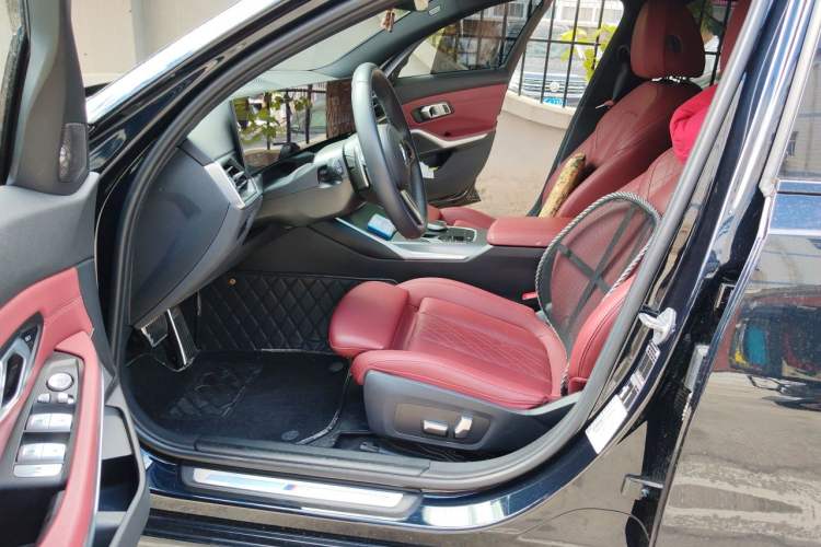 Used BMW 3 Series 2023 330i M Sport Night Edition Package Left Front Seat