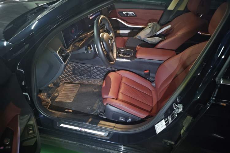 Used BMW 3 Series 2023 325Li M Sport Package Left Front Seat