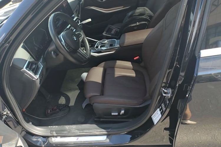 Used BMW 3 Series 2023 320Li M Sport Package Left Front Seat