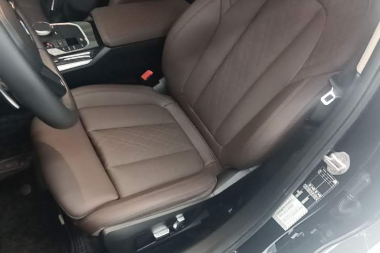 Used BMW 3 Series 2023 325Li M Sport Package Left Front Seat