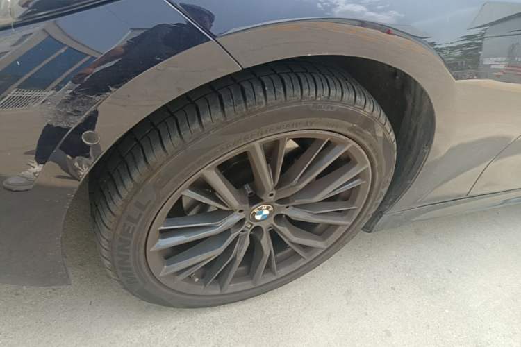Used BMW 3 Series 2023 325i M Sport Night Edition Package Left Front Wheel Hub