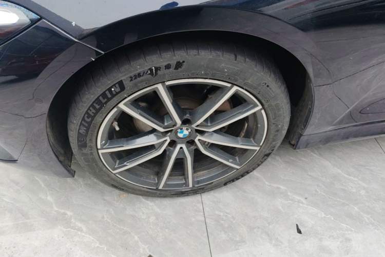 Used BMW 3 Series 2023 325Li M Sport Package Left Front Wheel Hub