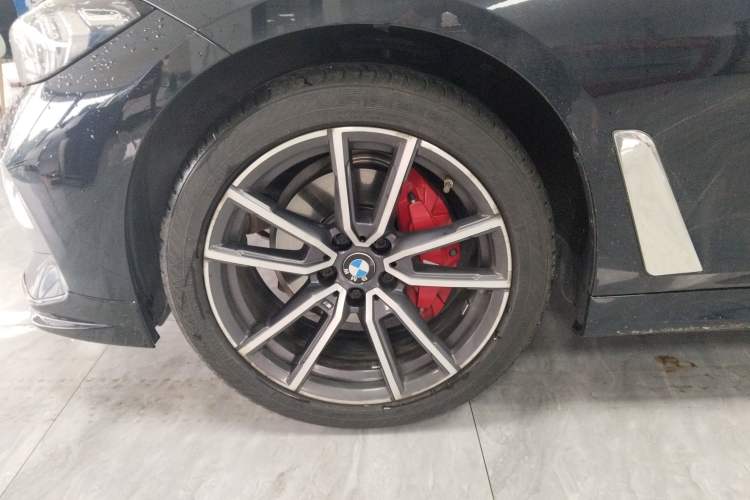 Used BMW 3 Series 2023 325Li xDrive M Sport Package Left Front Wheel Hub