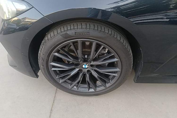 Used BMW 3 Series 2023 325i M Sport Night Edition Package Left Front Wheel Hub