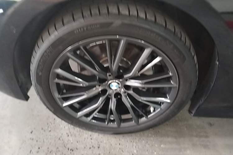 Used BMW 3 Series 2023 325Li M Sport Night Edition Package Left Front Wheel Hub