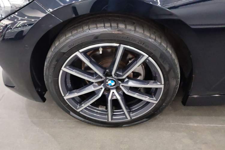 Used BMW 3 Series 2023 325Li M Sport Package Left Front Wheel Hub