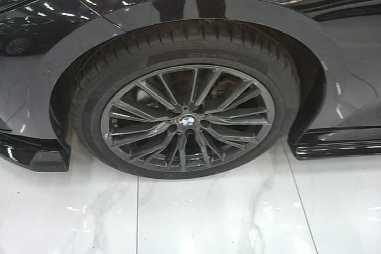 Used BMW 3 Series 2023 325Li M Sport Night Edition Package Left Front Wheel Hub