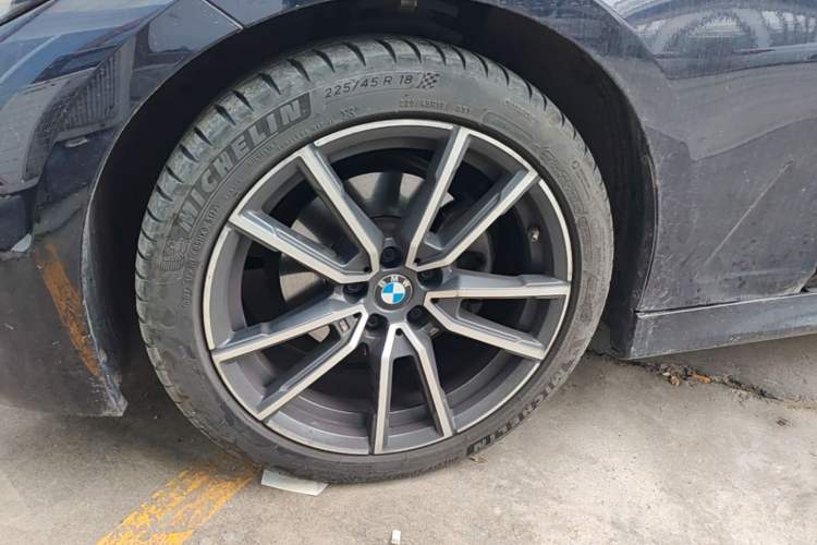 Used BMW 3 Series 2023 320Li M Sport Package Left Front Wheel Hub
