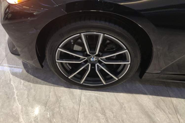 Used BMW 3 Series 2023 325Li M Sport Package Left Front Wheel Hub
