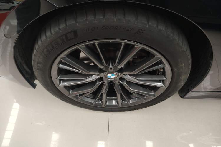 Used BMW 3 Series 2023 325Li M Sport Night Edition Package Left Front Wheel Hub