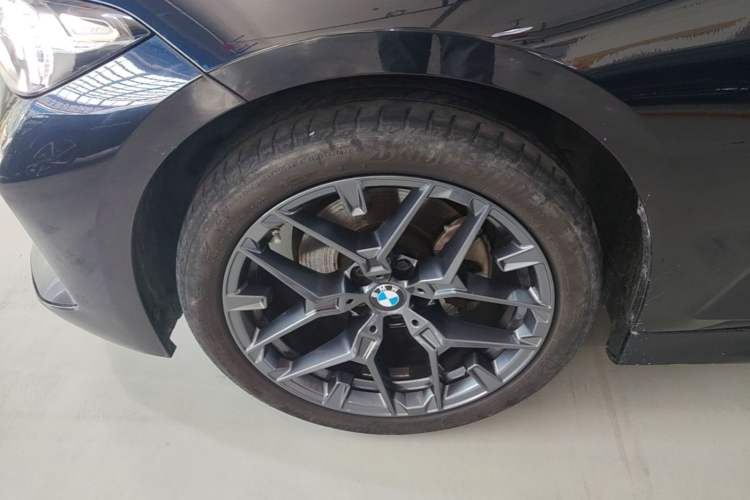 Used BMW 3 Series 2023 320Li M Sport Package Left Front Wheel Hub