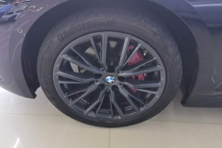 Used BMW 3 Series 2023 325i M Sport Night Edition Package Left Front Wheel Hub