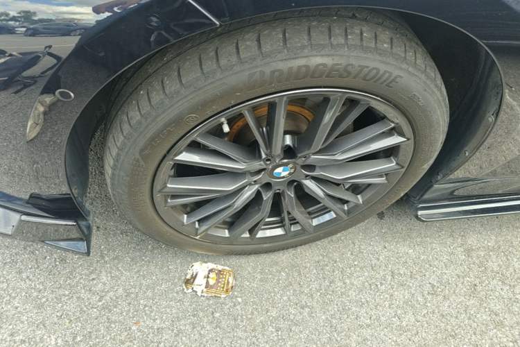 Used BMW 3 Series 2023 325Li M Sport Night Edition Package Left Front Wheel Hub