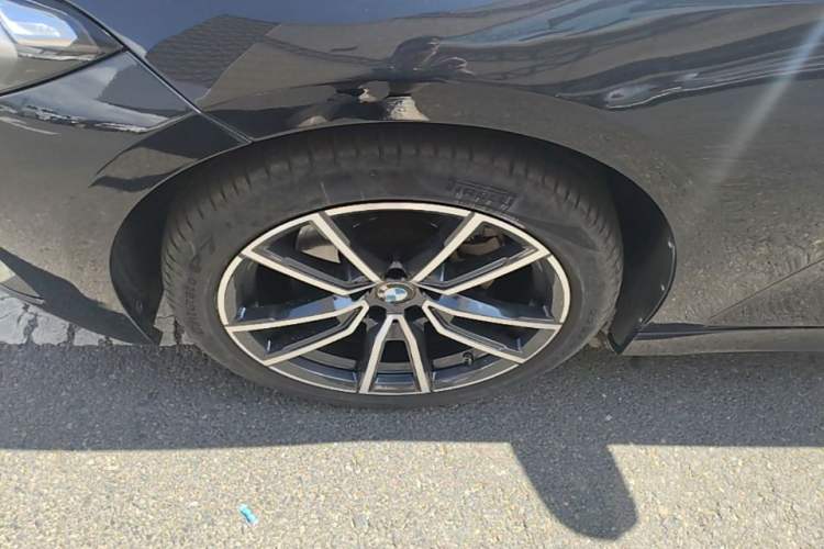 Used BMW 3 Series 2023 320Li M Sport Package Left Front Wheel Hub