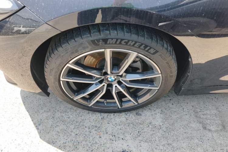 Used BMW 3 Series 2023 325Li M Sport Package Left Front Wheel Hub