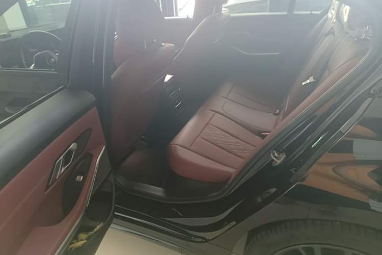 Used BMW 3 Series 2023 325i M Sport Night Edition Package Left Rear Seat