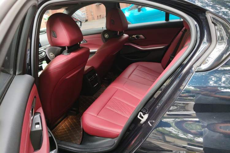 Used BMW 3 Series 2023 325i M Sport Night Edition Package Left Rear Seat