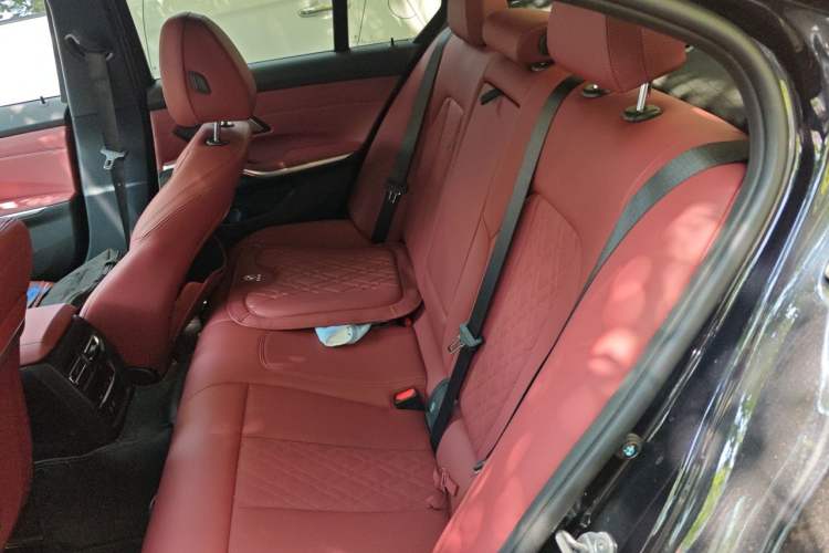 Used BMW 3 Series 2023 325i M Sport Night Edition Package Left Rear Seat