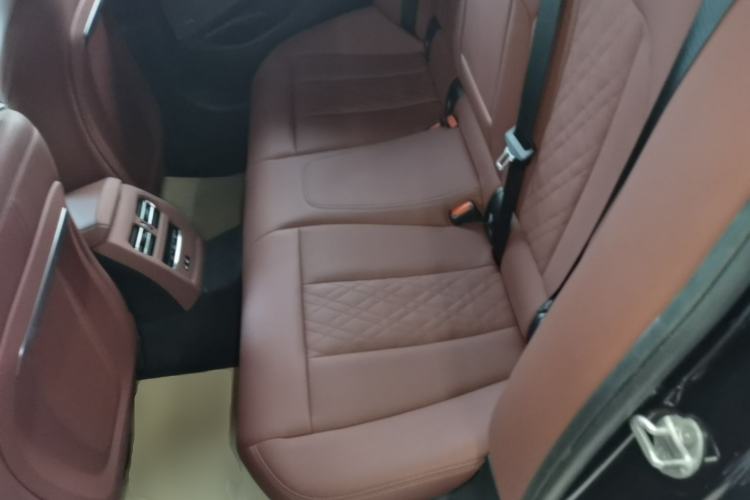 Used BMW 3 Series 2023 325i M Sport Night Edition Package Left Rear Seat