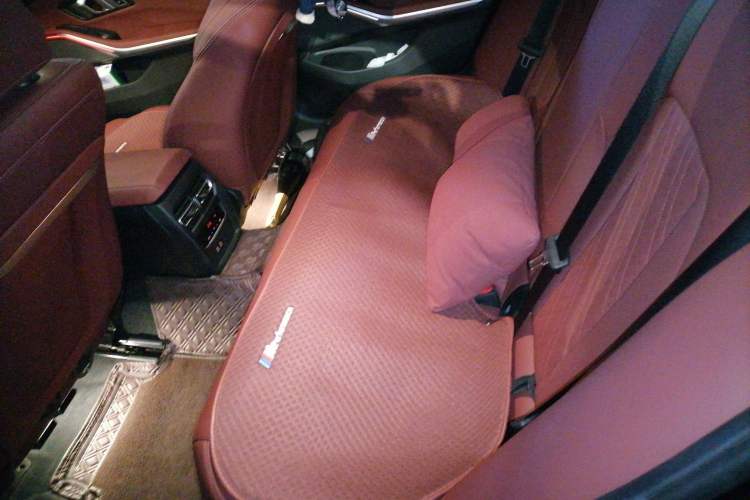 Used BMW 3 Series 2023 325i M Sport Night Edition Package Left Rear Seat