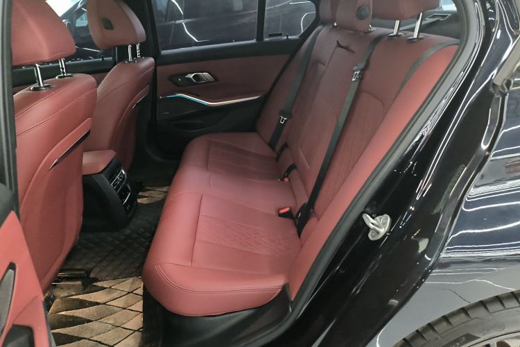 Used BMW 3 Series 2023 325i M Sport Night Edition Package Left Rear Seat