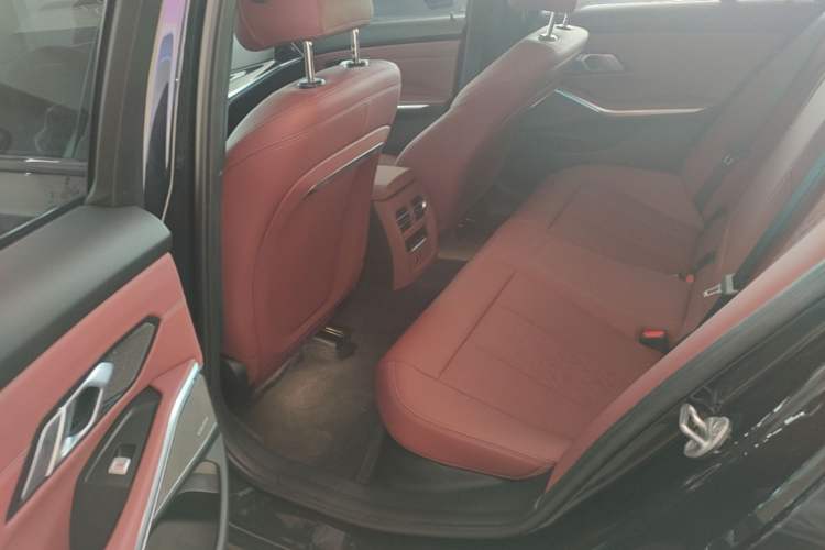 Used BMW 3 Series 2023 325i M Sport Night Edition Package Left Rear Seat