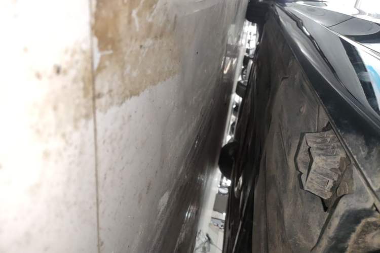 Used BMW 3 Series 2023 325Li M Sport Night Edition Package Left Side Sill