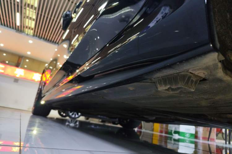 Used BMW 3 Series 2023 325Li M Sport Night Edition Package Left Side Sill