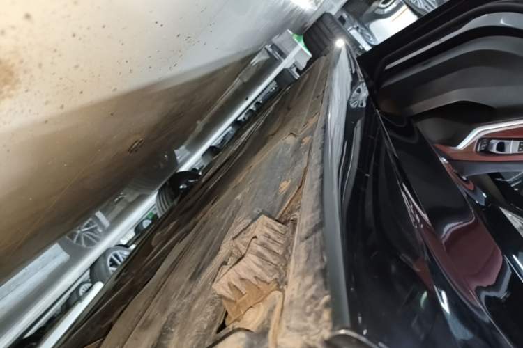 Used BMW 3 Series 2023 325Li M Sport Package Left Side Sill