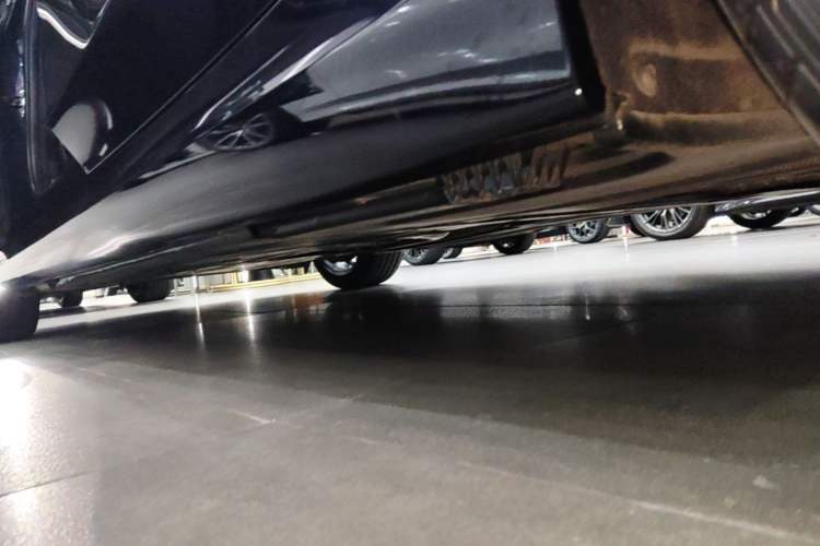 Used BMW 3 Series 2023 325Li M Sport Package Left Side Sill