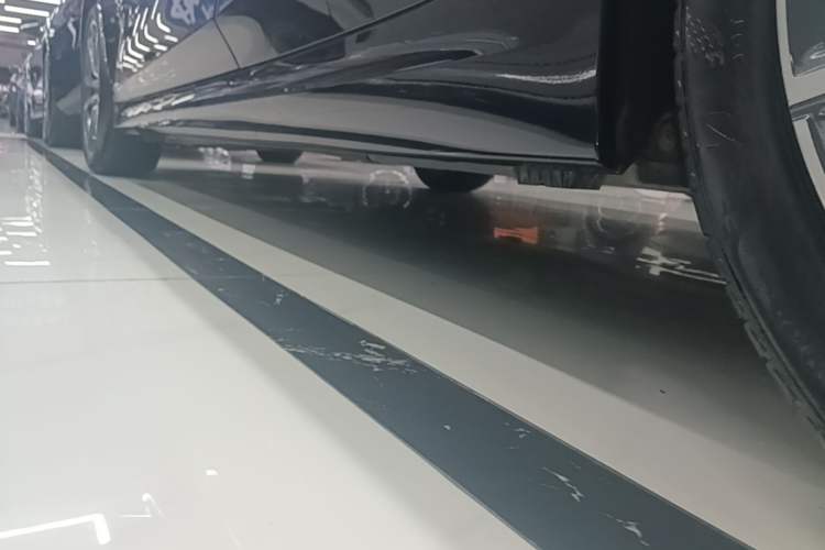 Used BMW 3 Series 2023 325Li M Sport Package Left Side Sill