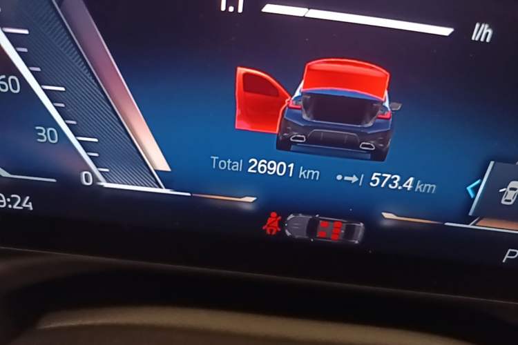 Used BMW 3 Series 2023 320Li M Sport Package Odometer Close Up