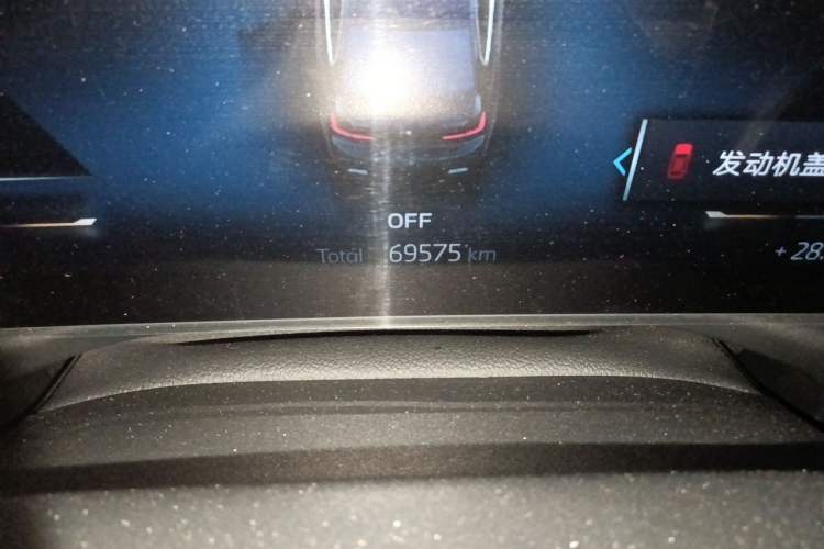 Used BMW 3 Series 2023 325Li M Sport Package Odometer Close Up