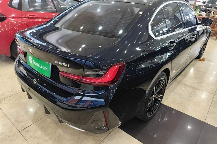 Used BMW 3 Series 2023 325i M Sport Package Rear Right 45 Deg