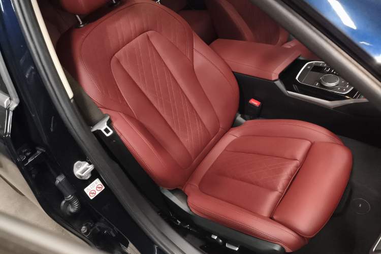 Used BMW 3 Series 2023 320Li M Sport Package Right Front Seat