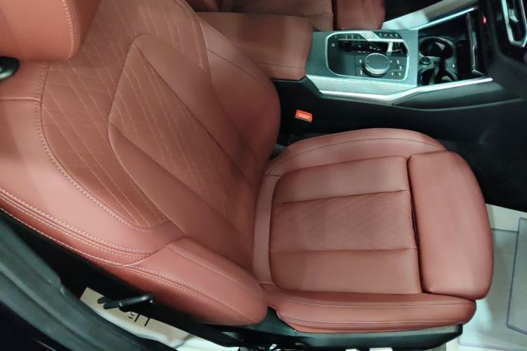 Used BMW 3 Series 2023 325i M Sport Night Edition Package Right Front Seat