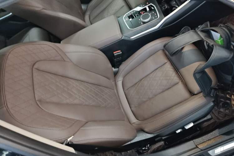 Used BMW 3 Series 2023 325i M Sport Package Right Front Seat