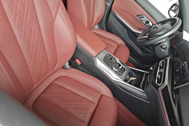 Used BMW 3 Series 2023 325i M Sport Night Edition Package Right Front Seat