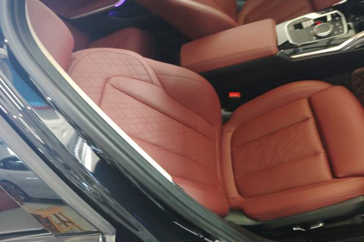 Used BMW 3 Series 2023 320Li M Sport Package Right Front Seat
