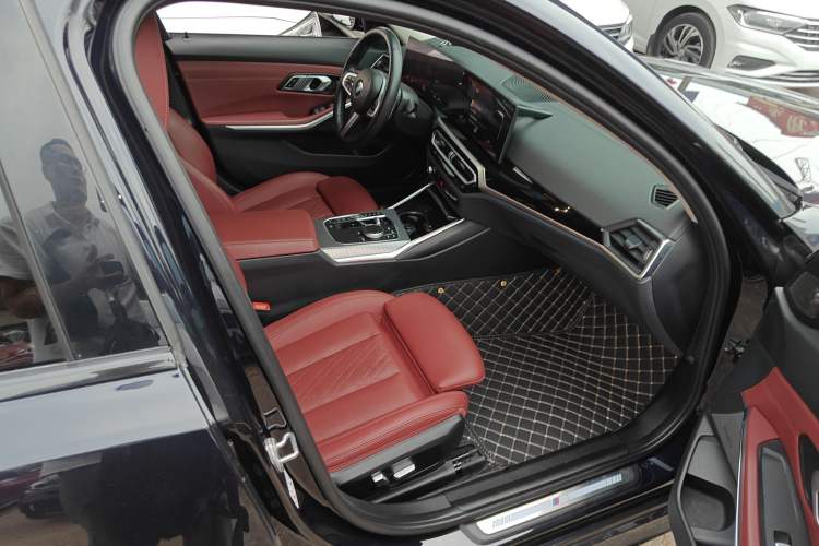 Used BMW 3 Series 2023 325Li M Sport Night Edition Package Right Front Seat